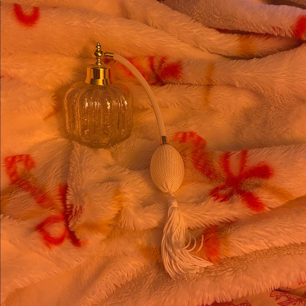 Vintage Style pink Glass Perfume Atomizer